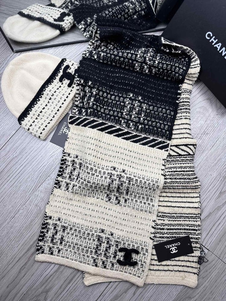 Комплект шерстяные шапка и шарф фото 4