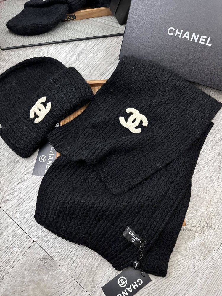 Комплект шерстяные шапка и шарф фото 4