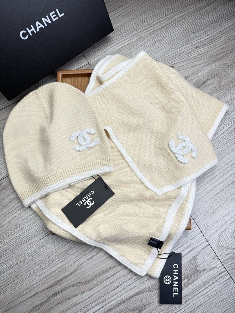 Комплект шерстяные шапка и шарф фото 4