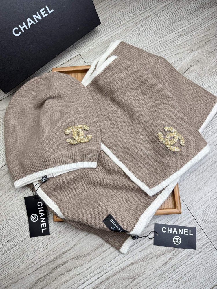 Комплект шерстяные шапка и шарф фото 4