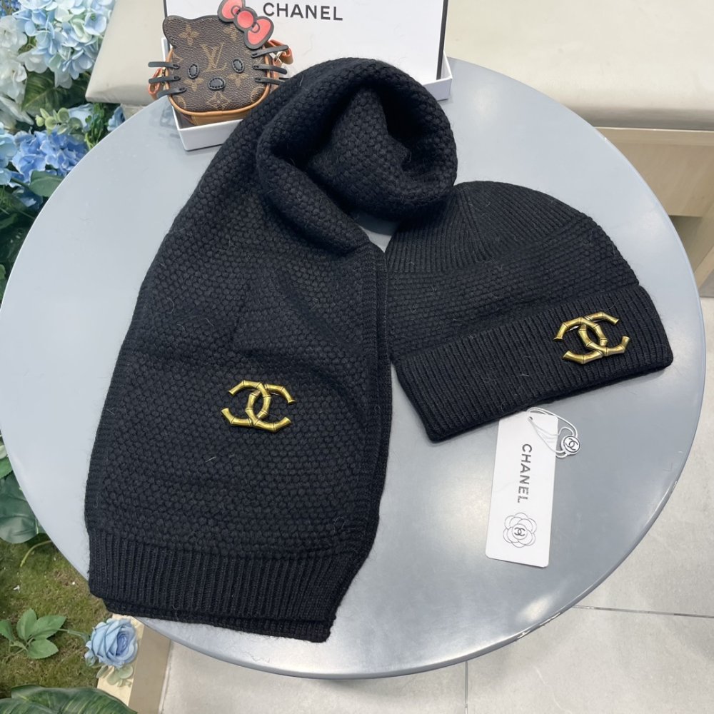 Комплект шерстяные шапка и шарф фото 4