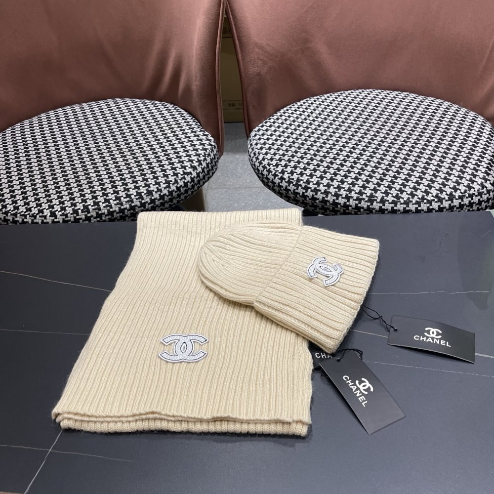 Комплект шерстяные шапка и шарф фото 4