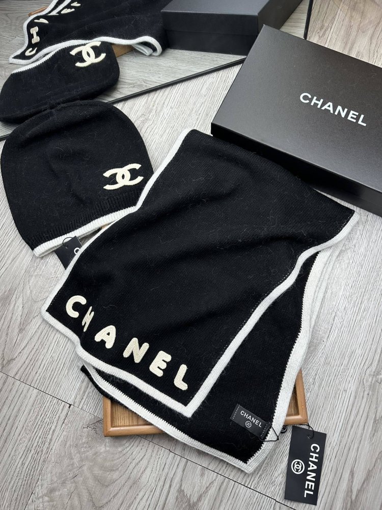 Комплект шерстяные шапка и шарф фото 4