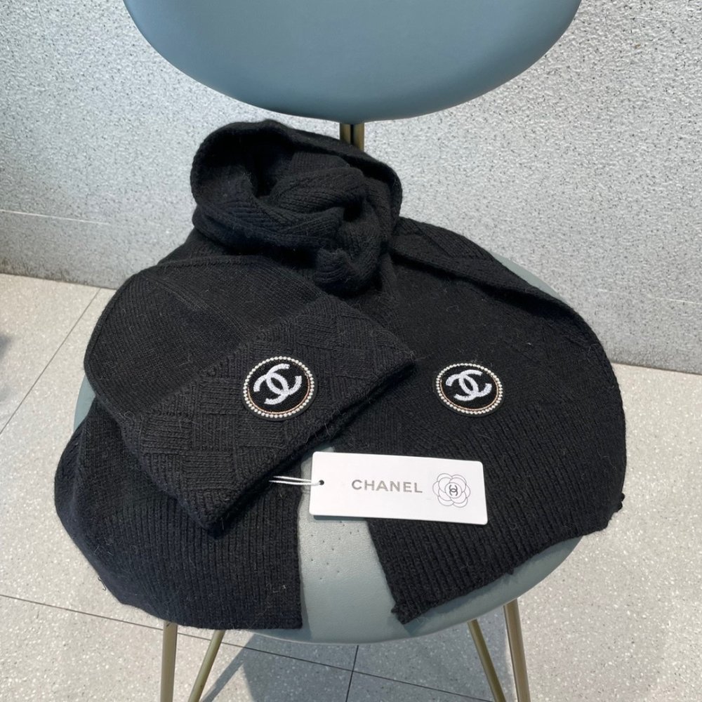 Комплект шерстяные шапка и шарф фото 4