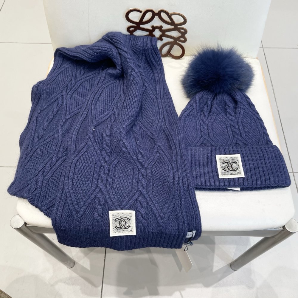 Комплект шерстяные шапка и шарф фото 4