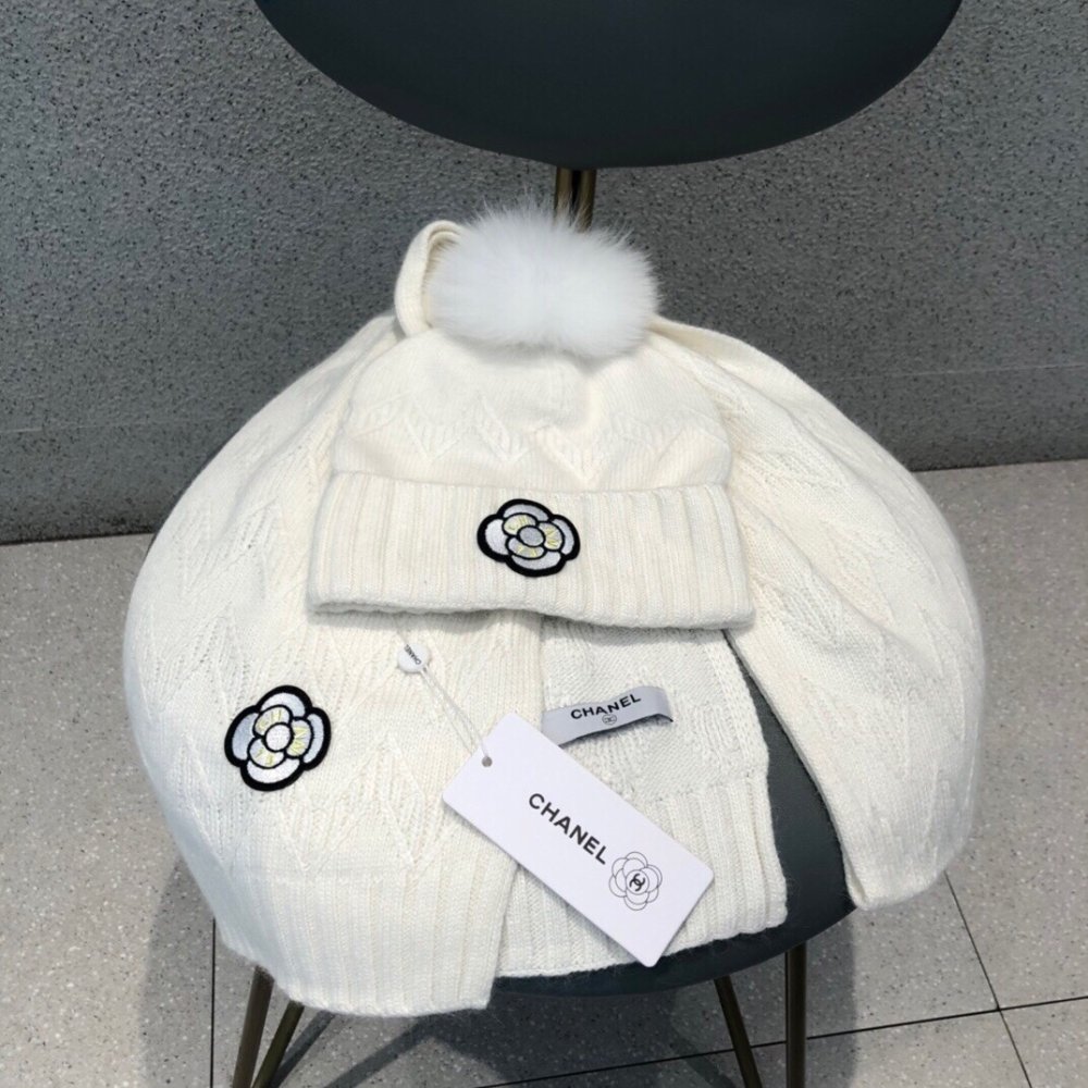 Комплект шерстяные шапка и шарф фото 4