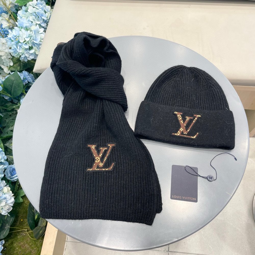 Комплект шерстяные шапка и шарф фото 4