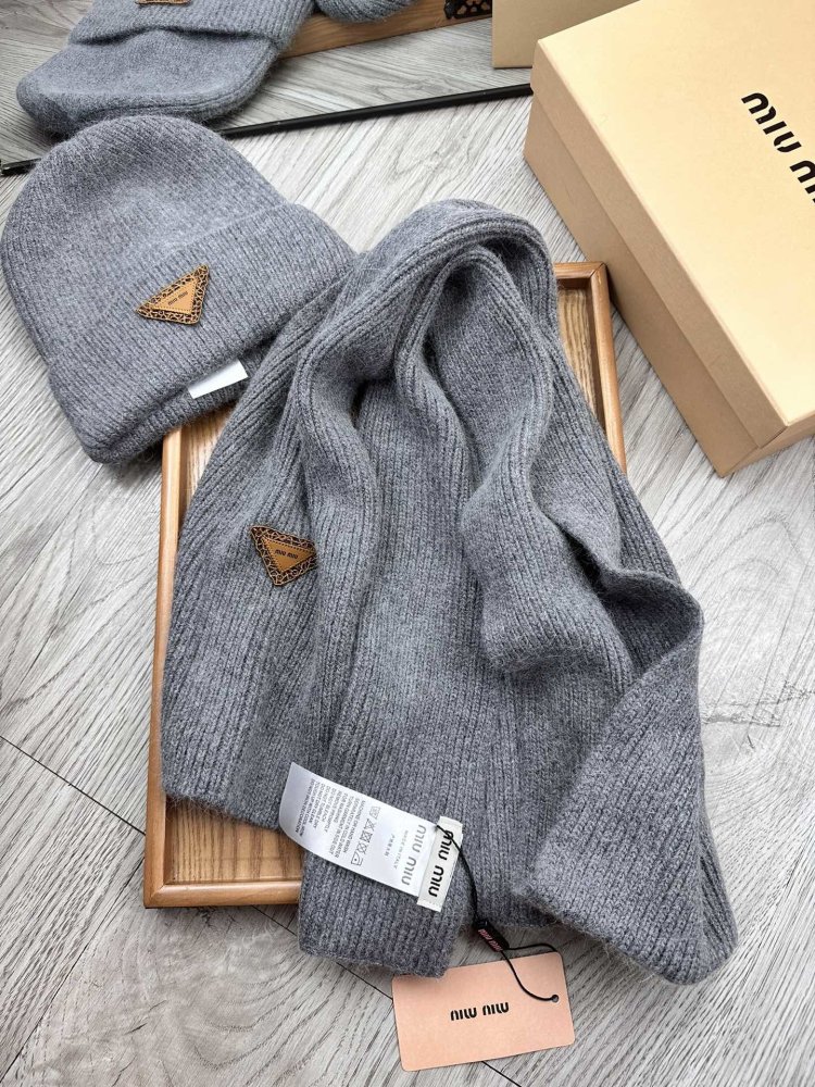 Комплект вовняні шапка і шарф фото 4