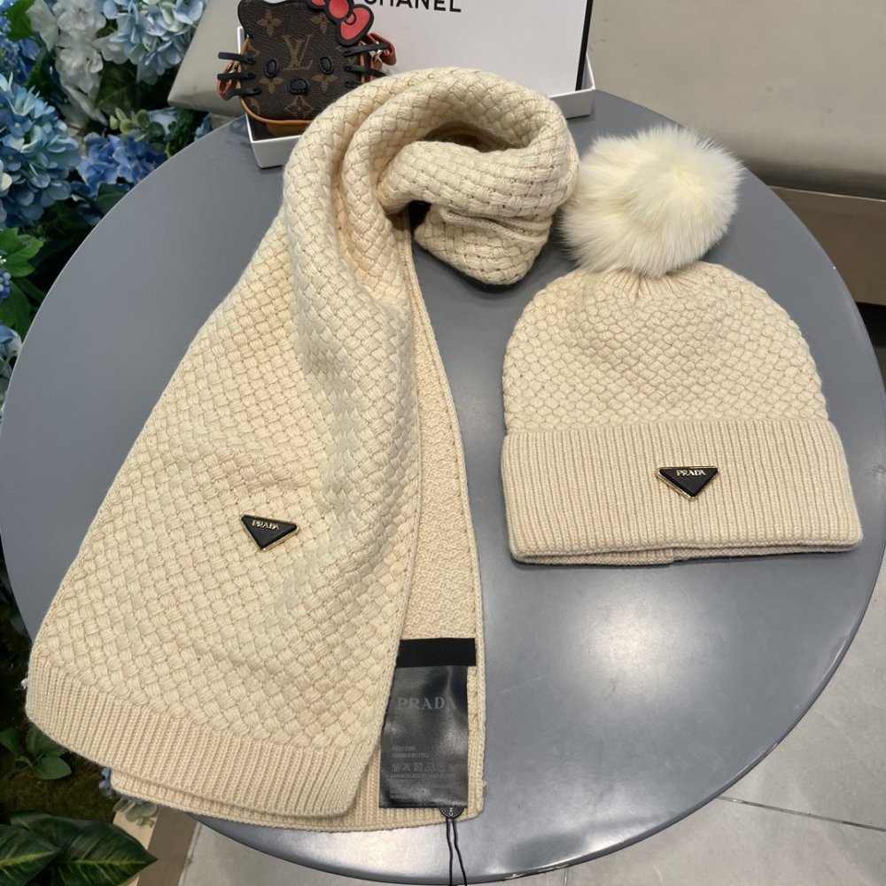 Комплект шерстяные шапка и шарф фото 4