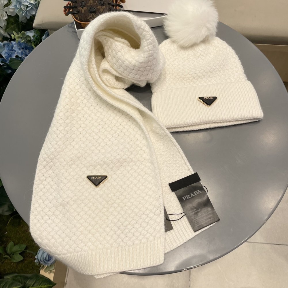 Комплект шерстяные шапка и шарф фото 4