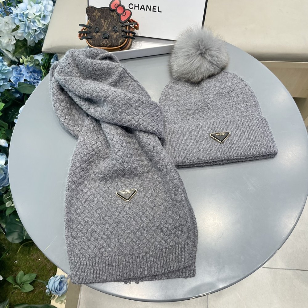 Комплект шерстяные шапка и шарф фото 4