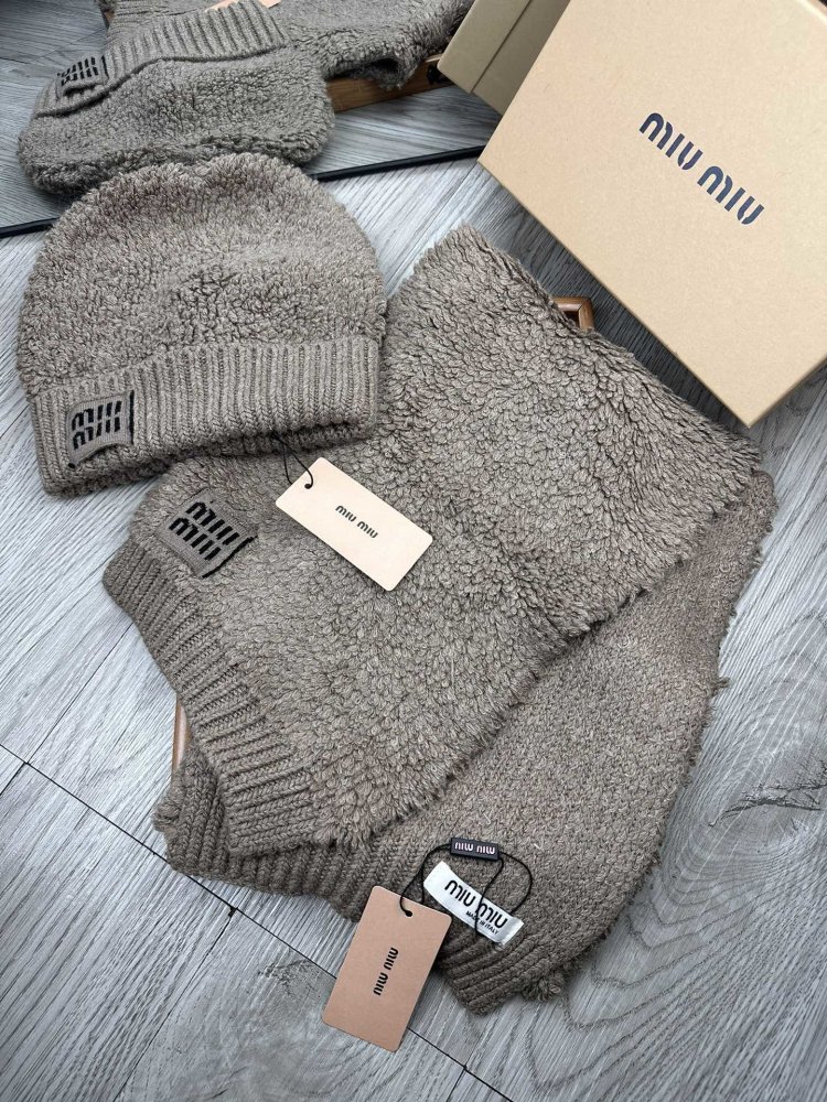 Комплект шерстяные шапка и шарф фото 4