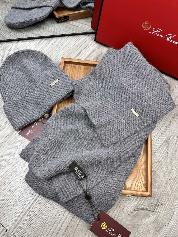 Комплект вовняні шапка і шарф фото 4