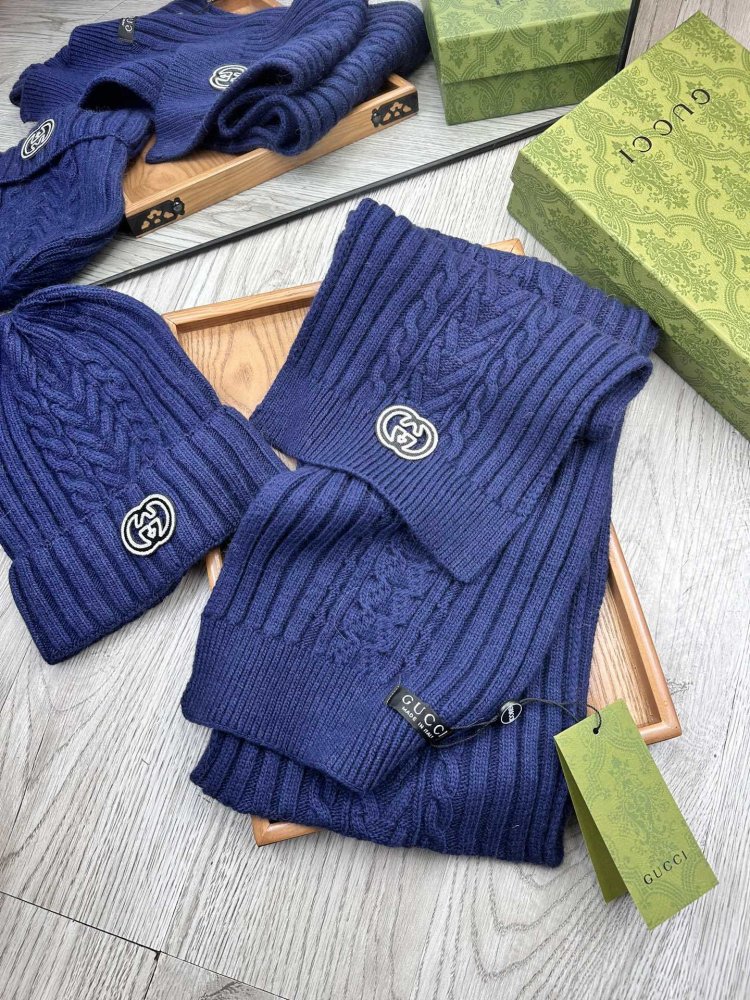 Комплект шерстяные шапка и шарф фото 4