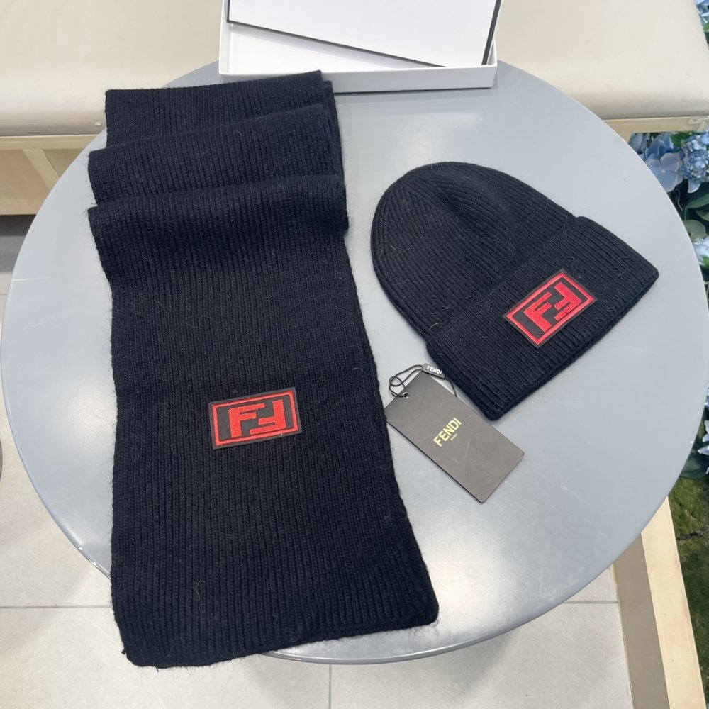 Комплект шерстяные шапка и шарф фото 4