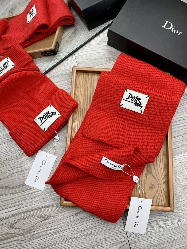 Комплект шерстяные шапка и шарф фото 4