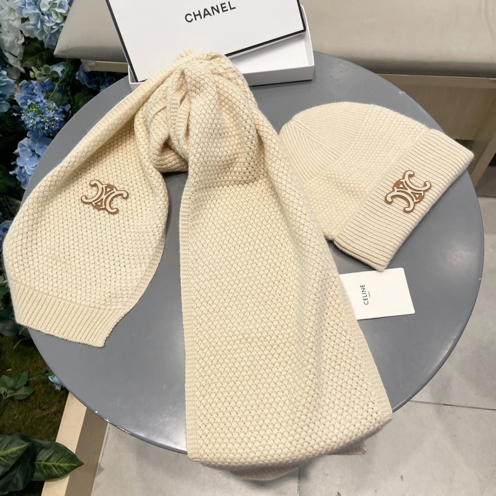 Комплект шерстяные шапка и шарф фото 4