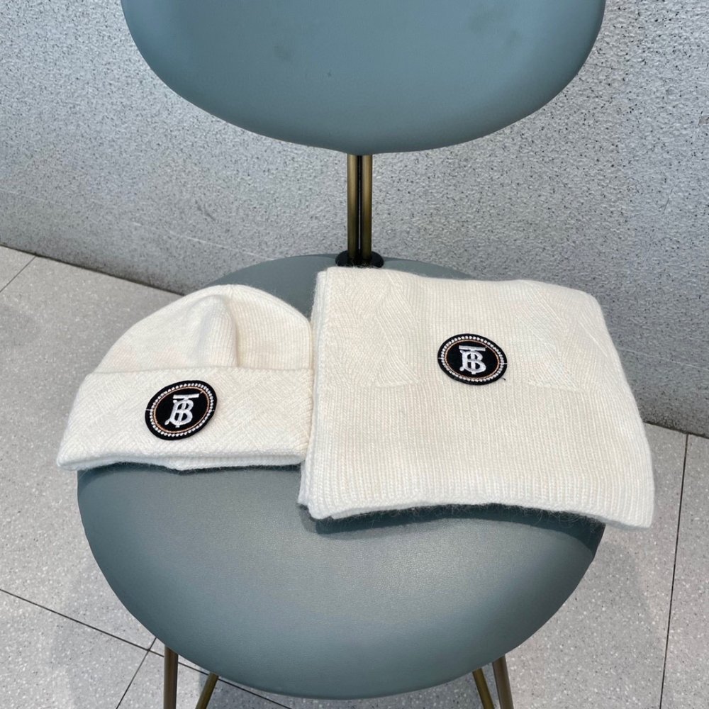 Комплект шерстяные шапка и шарф фото 4