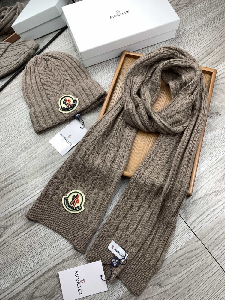 Комплект шерстяные шапка и шарф фото 5