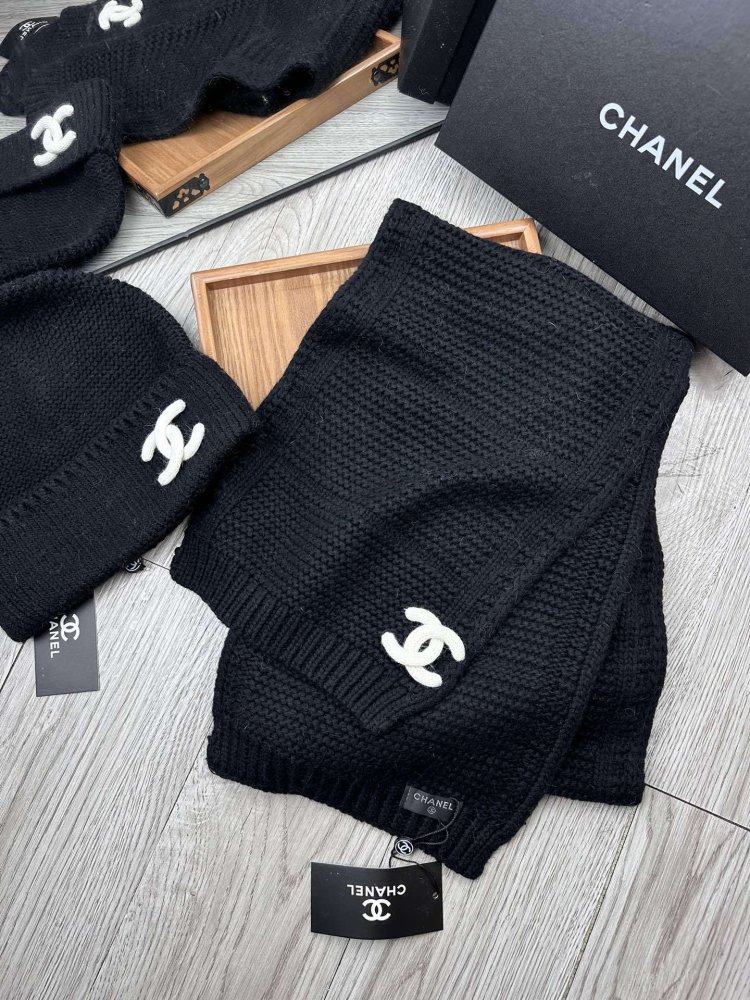 Комплект шерстяные шапка и шарф фото 5