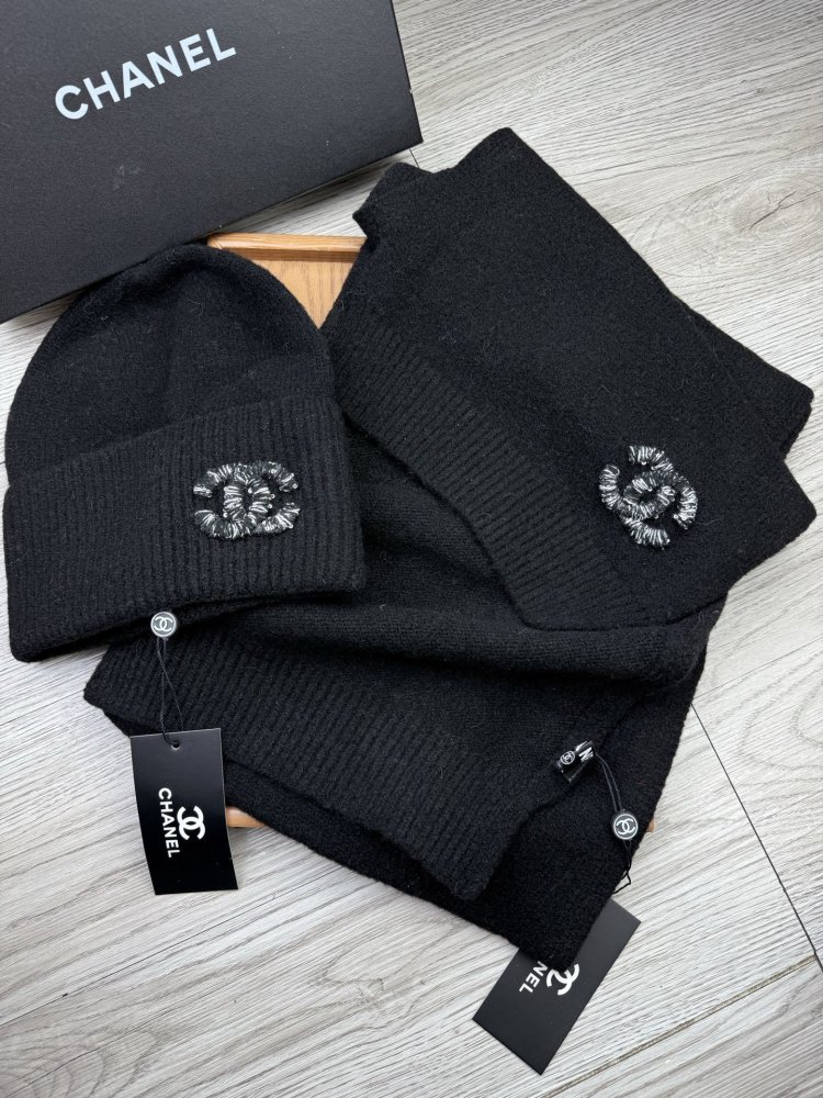 Комплект шерстяные шапка и шарф фото 5