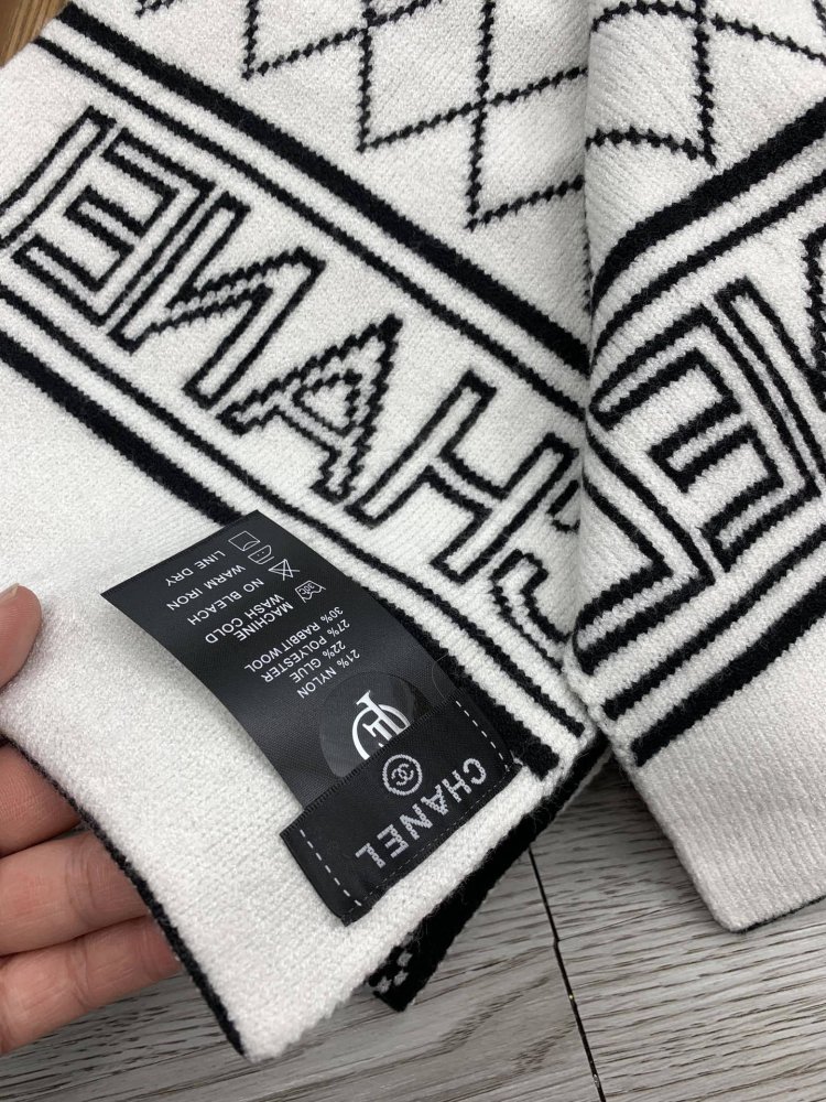 Комплект шерстяные шапка и шарф фото 5