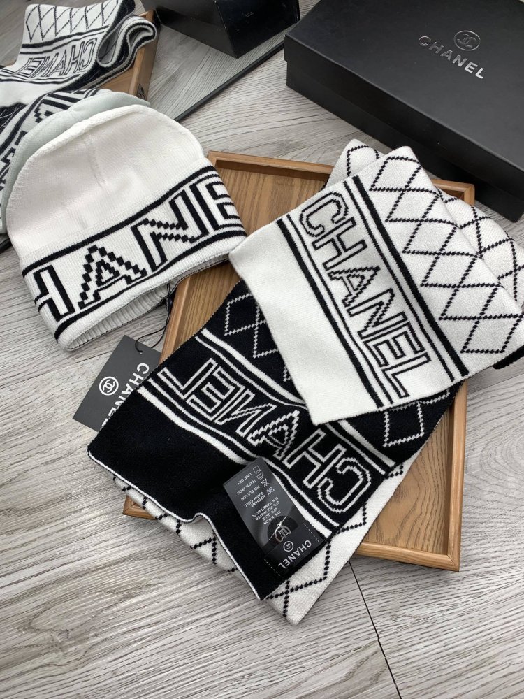 Комплект шерстяные шапка и шарф фото 5