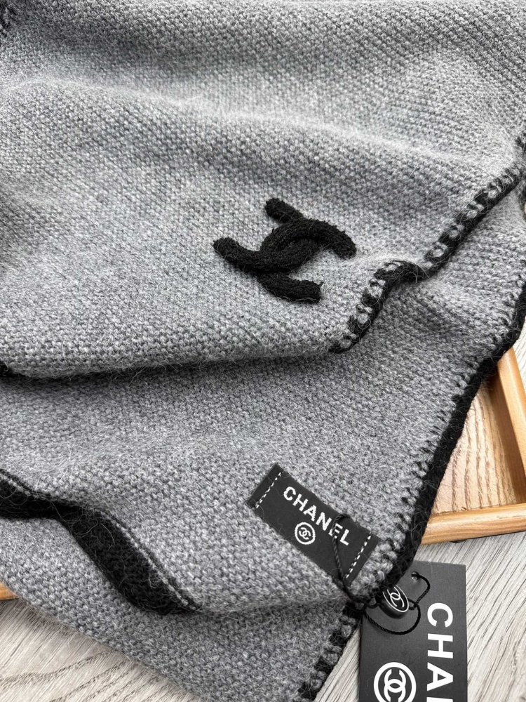 Комплект шерстяные шапка и шарф фото 5