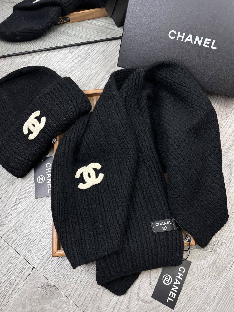 Комплект шерстяные шапка и шарф фото 5