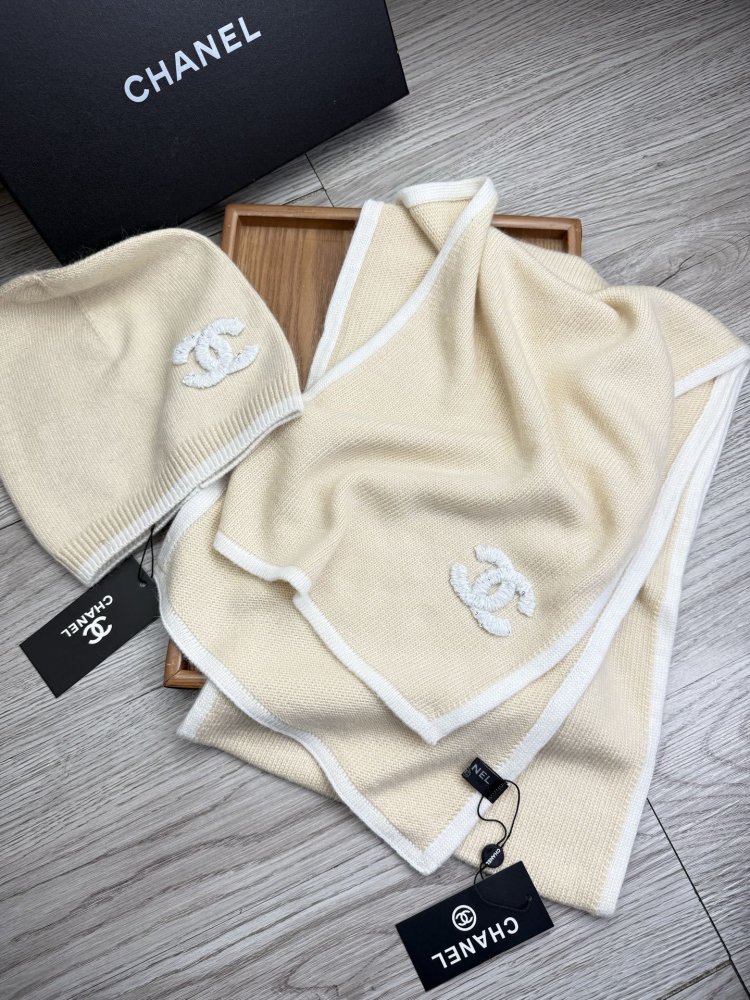 Комплект шерстяные шапка и шарф фото 5