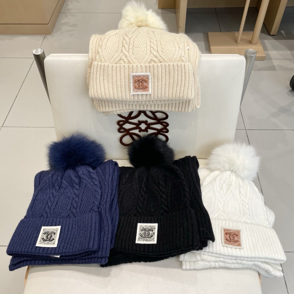 Комплект шерстяные шапка и шарф фото 5