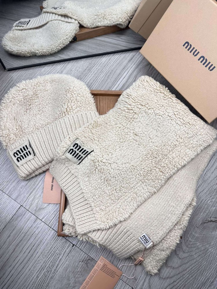 Комплект вовняні шапка і шарф фото 5