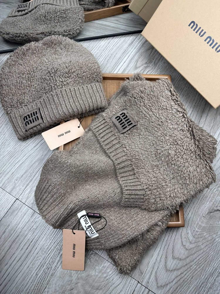 Комплект шерстяные шапка и шарф фото 5