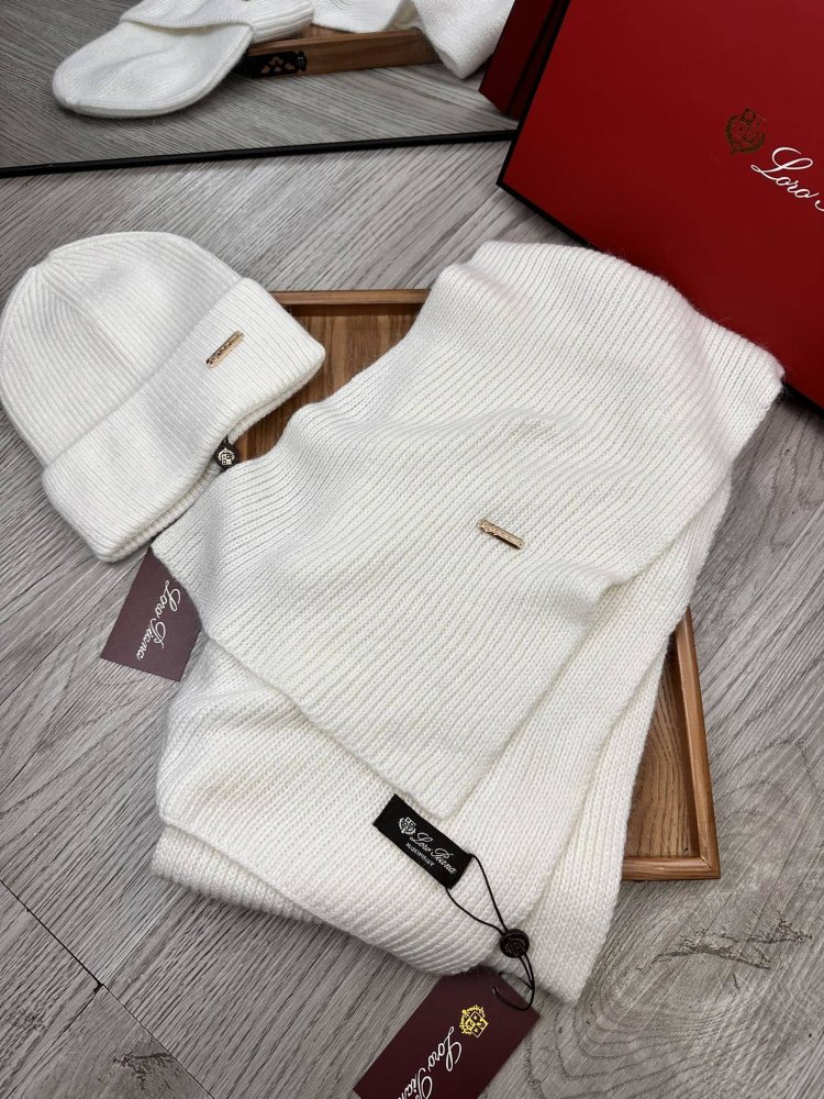 Комплект шерстяные шапка и шарф фото 5