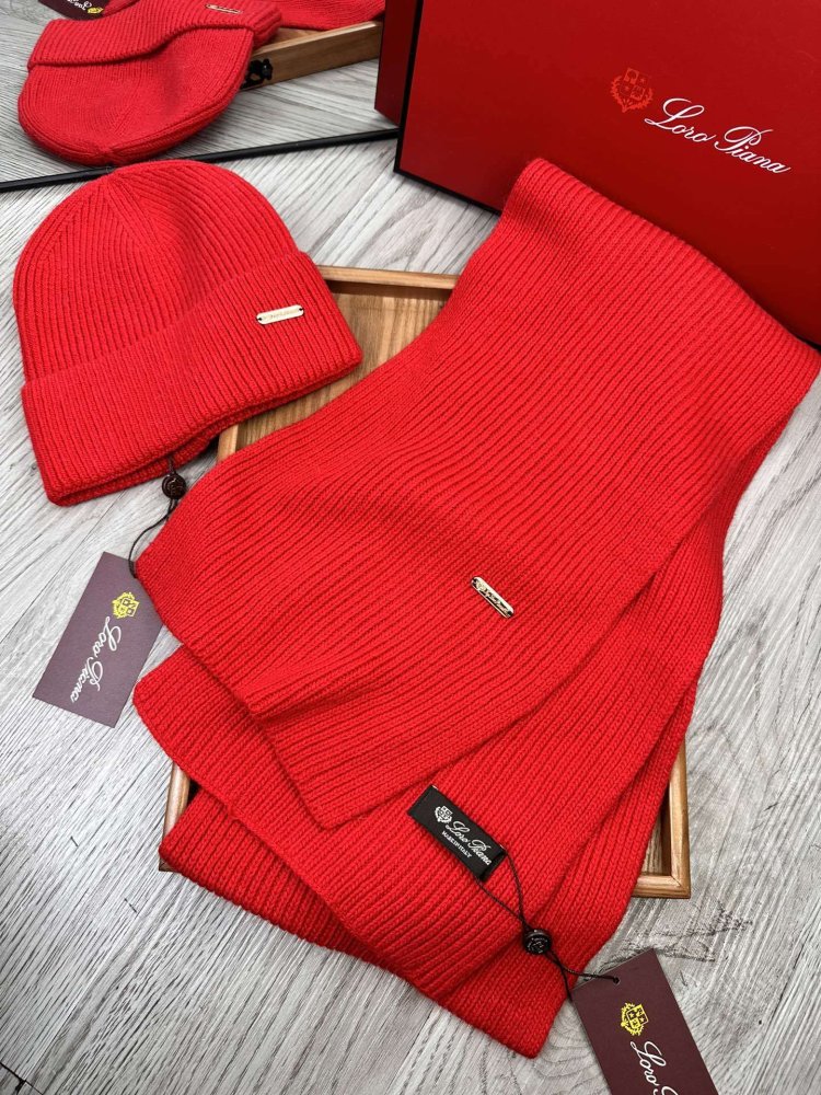 Комплект шерстяные шапка и шарф фото 5