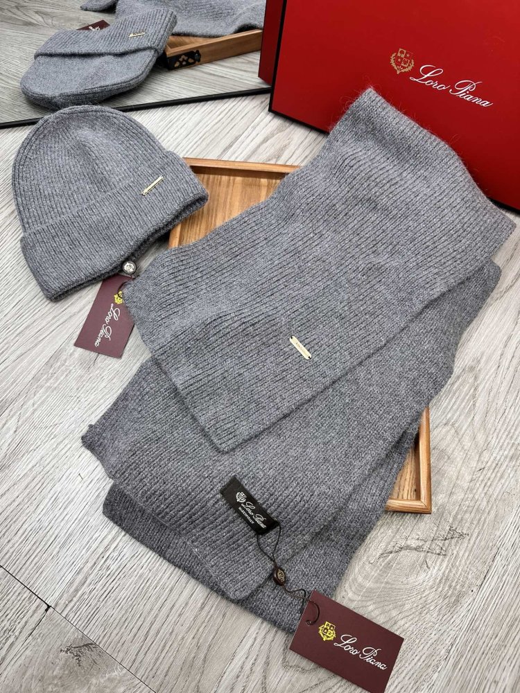 Комплект вовняні шапка і шарф фото 5