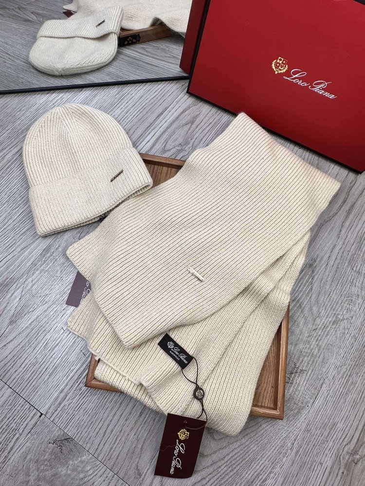 Комплект вовняні шапка і шарф фото 5