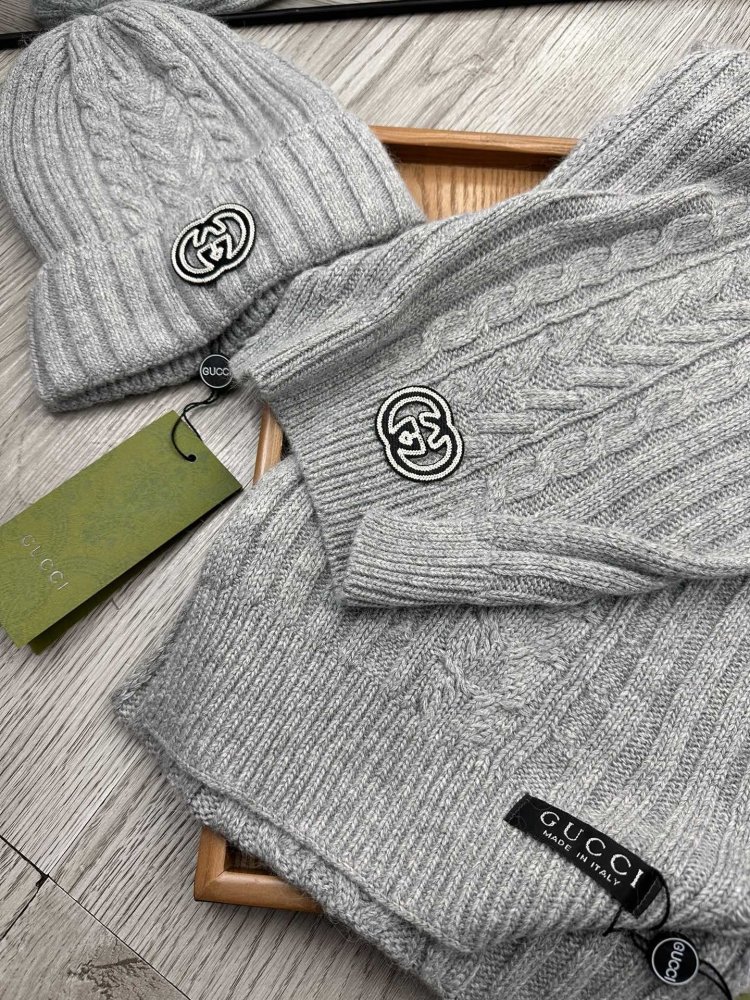 Комплект шерстяные шапка и шарф фото 5