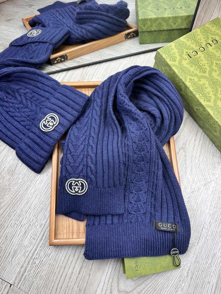 Комплект шерстяные шапка и шарф фото 5