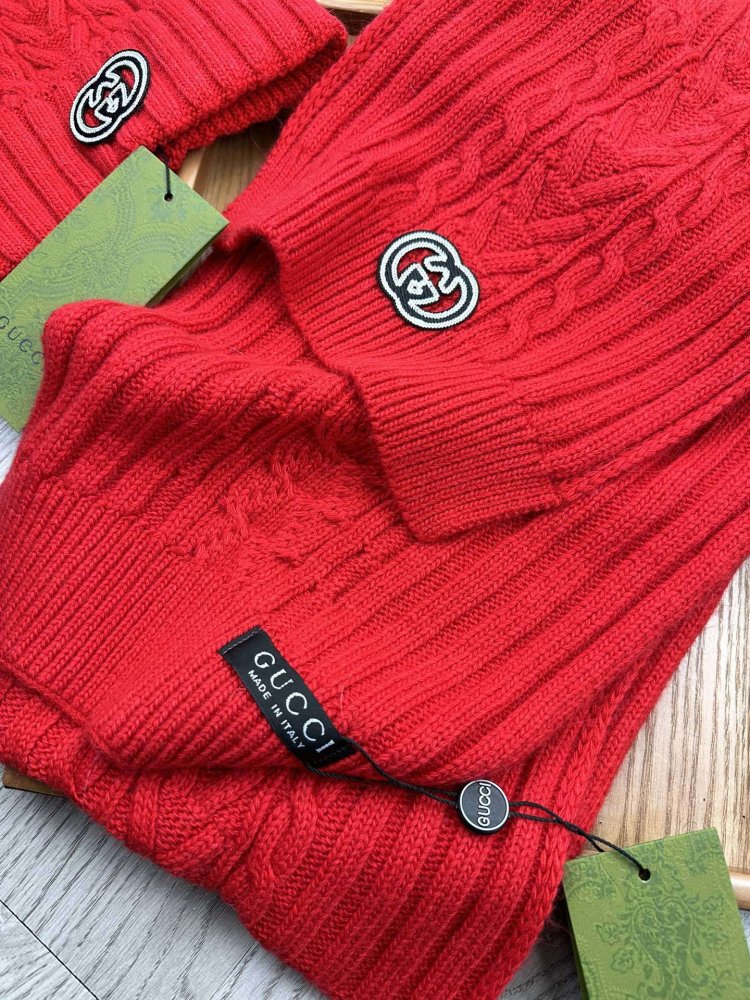 Комплект шерстяные шапка и шарф фото 5