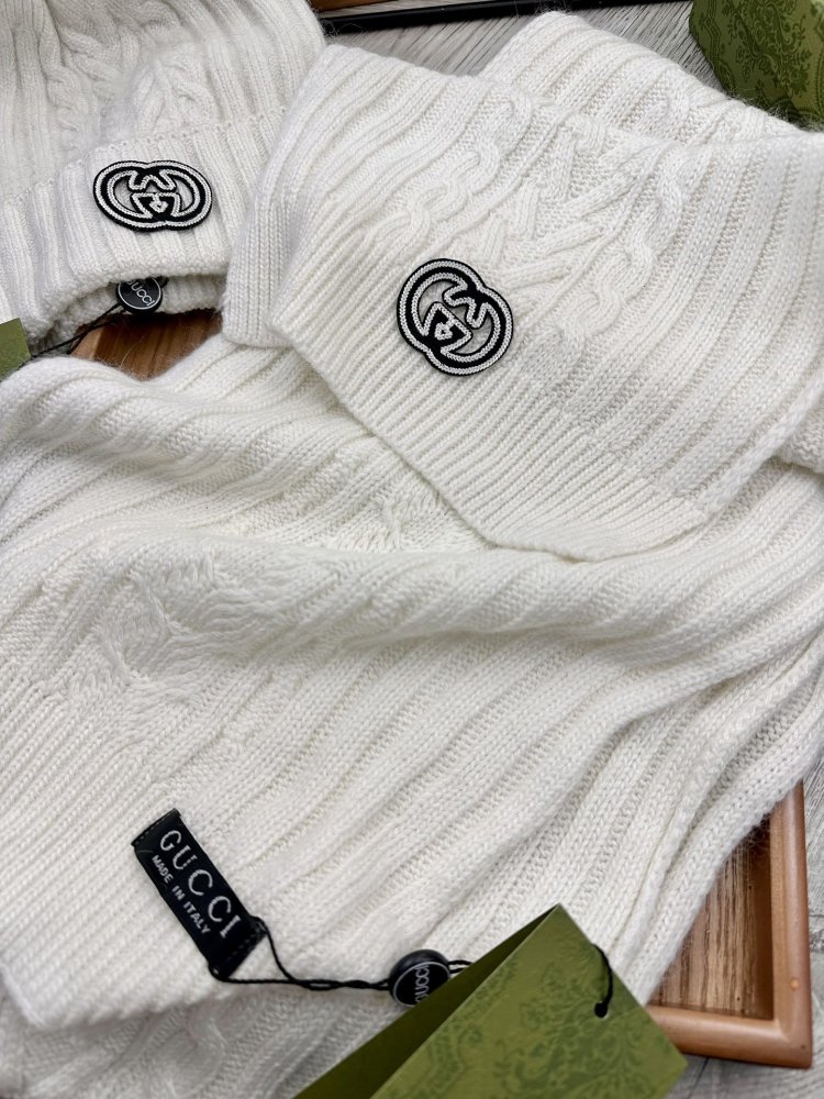 Комплект шерстяные шапка и шарф фото 5