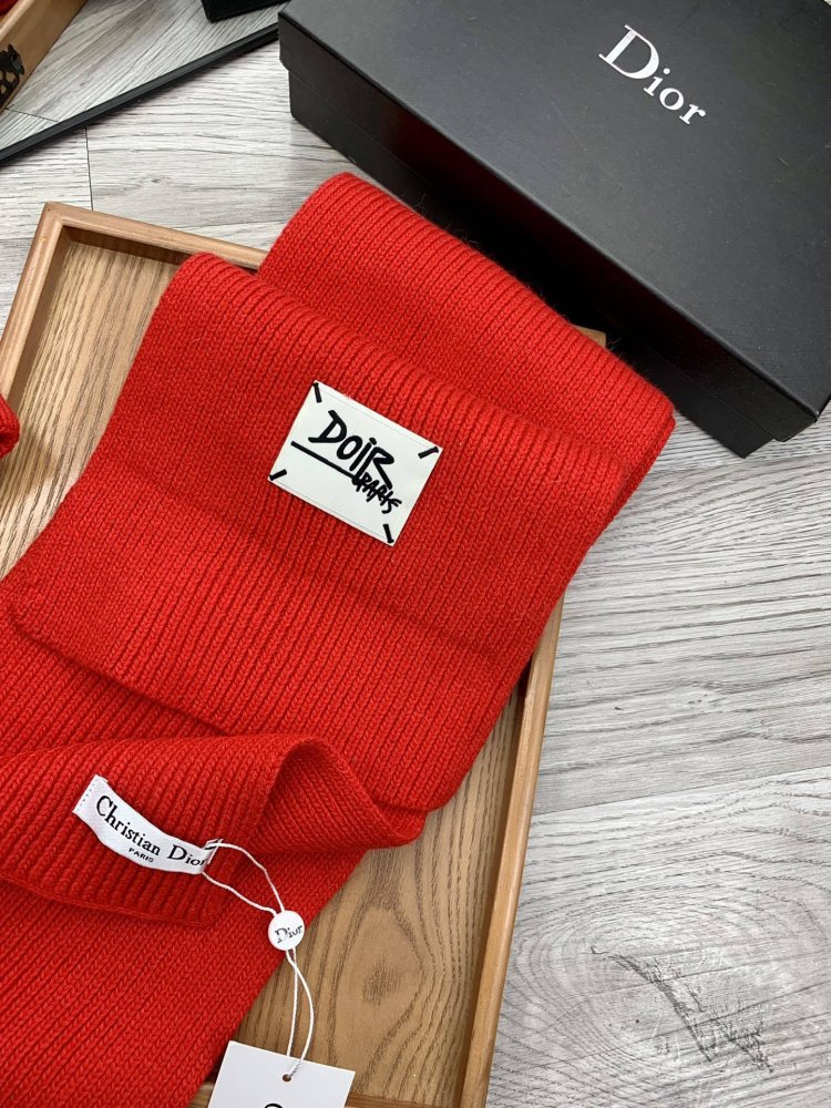 Комплект шерстяные шапка и шарф фото 5