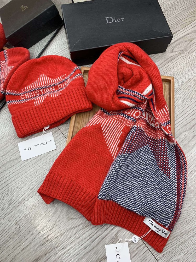 Комплект шерстяные шапка и шарф фото 5