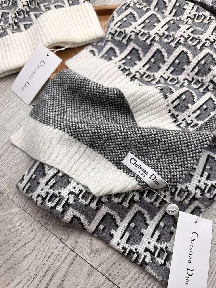 Комплект шерстяные шапка и шарф фото 5