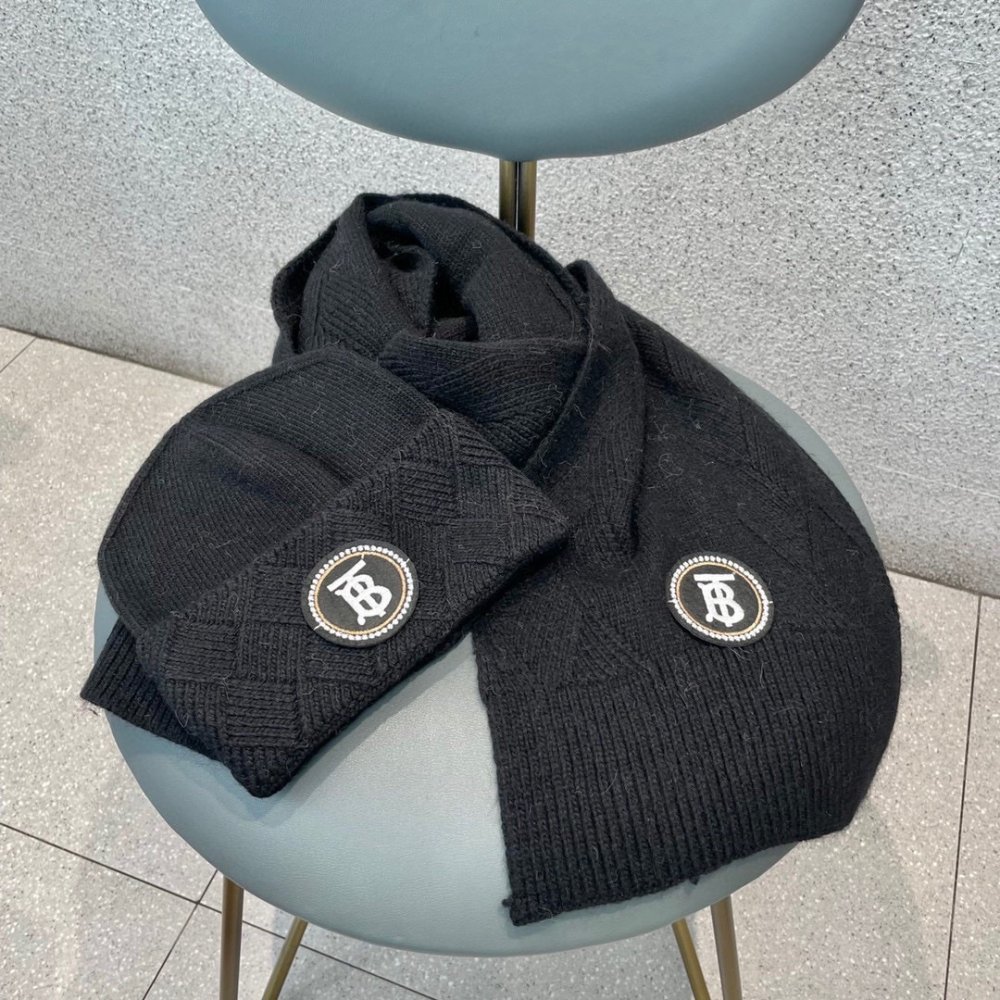 Комплект шерстяные шапка и шарф фото 5