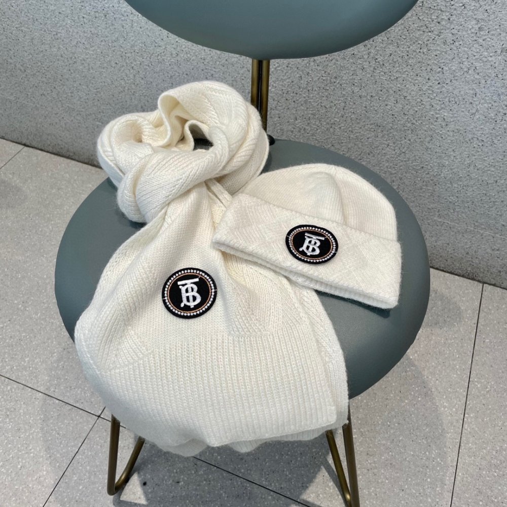 Комплект шерстяные шапка и шарф фото 5