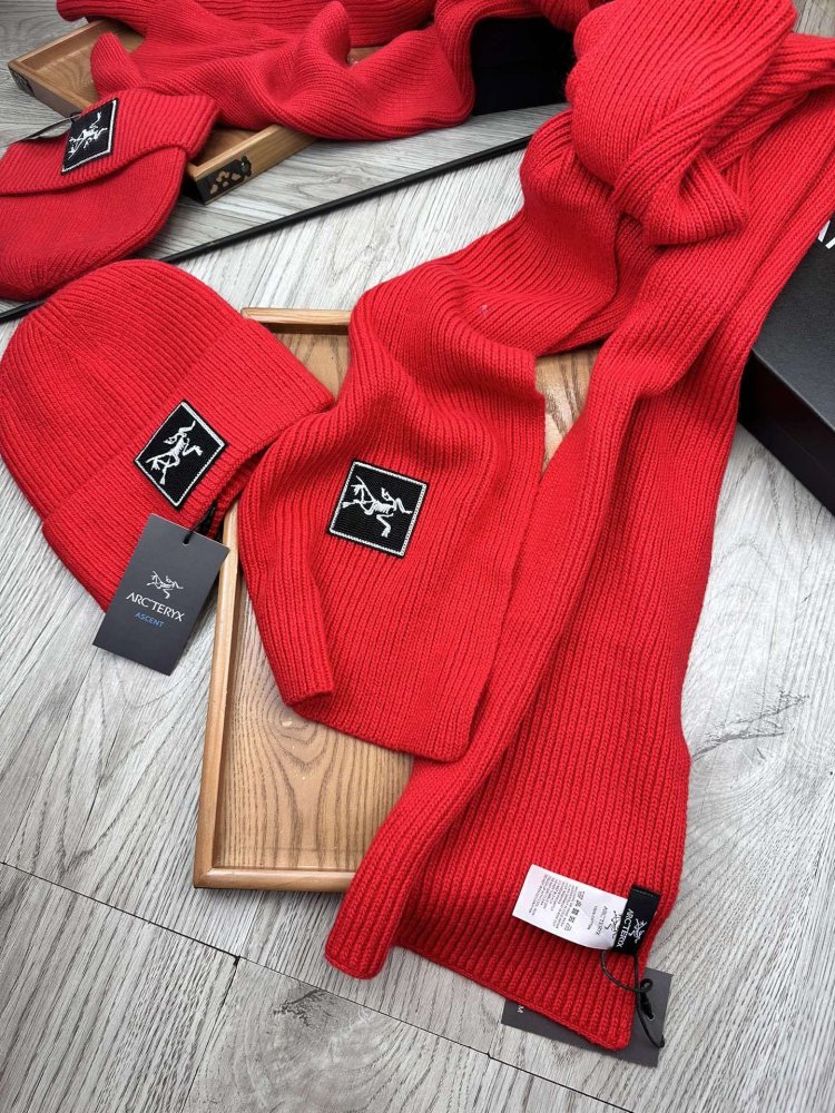 Комплект шерстяные шапка и шарф фото 6