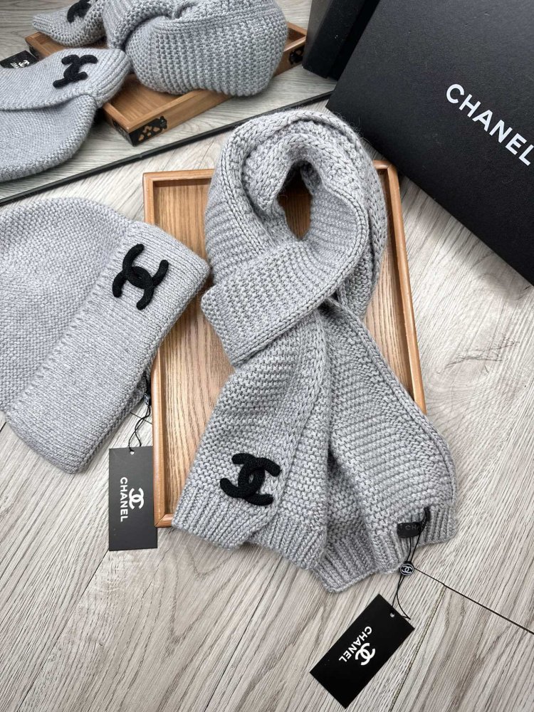 Комплект шерстяные шапка и шарф фото 6