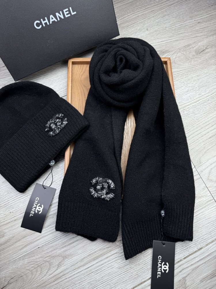 Комплект шерстяные шапка и шарф фото 6