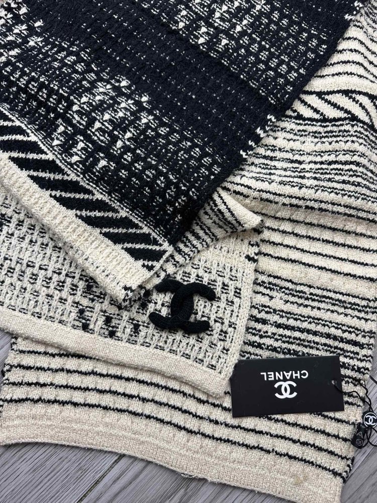 Комплект шерстяные шапка и шарф фото 6